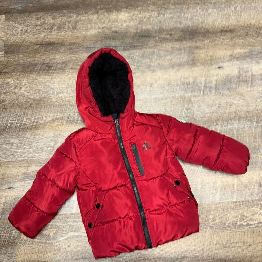 Reebok Toddler Boys Red Heavyweight Puffer Jacket Size 3T Fleece Lined Hooded